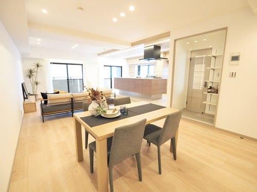 ＬＤＫ約２７．７帖