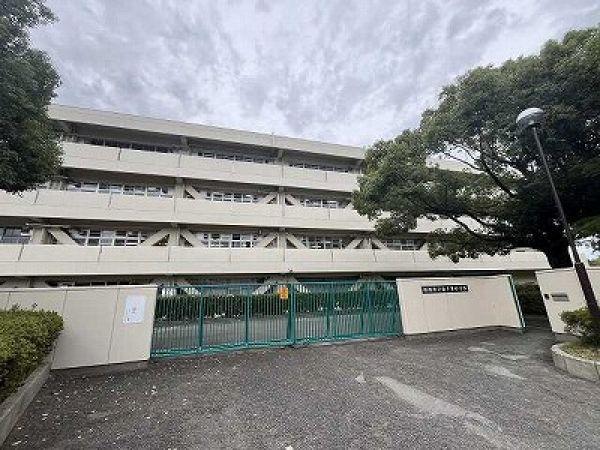 吹田市立南千里中學校 890m 寫真撮影日：2025-10-31