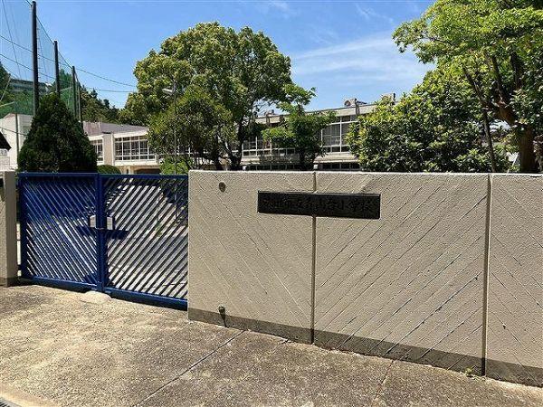 吹田市立青山臺小學校 190m 寫真撮影日：2025-11-23