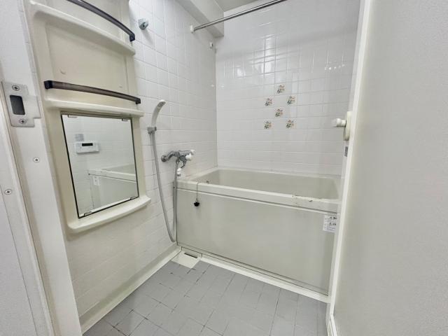 浴室  寫(xiě)真撮影日：2025-10-01