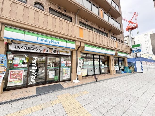 ファミリーマート小浦桜川一丁目店 180m 寫真撮影日：2025-12-01