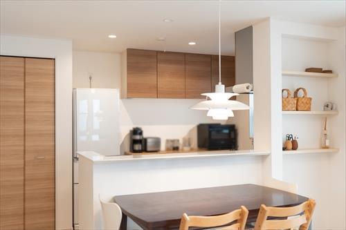 リビングから見たキッチン