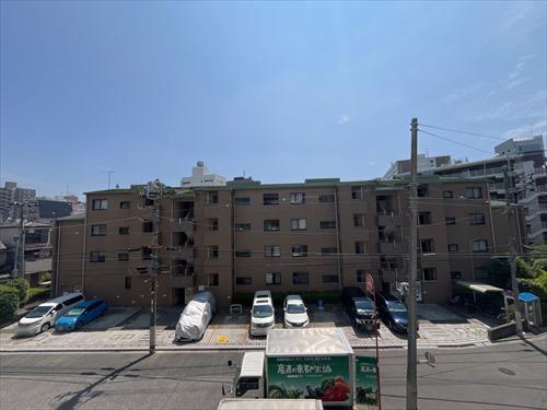 バルコニーからの眺望?。玻埃玻的辏冈麓橛? onerror=