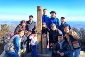 子どもたちも一緒に登山部活動(dòng)