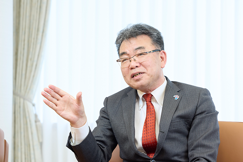 代表取締役副社長/CFO 香曽我部 武